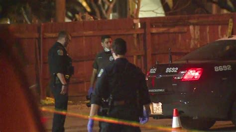 A man was shot and killed while walking on the sidewalk in the north austin neighborhood thursday, according to police. APD searching for 2 men in relation to north Austin ...