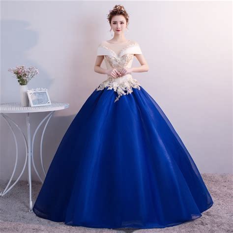 Jual gaun pengantin biru f009 jakarta utara siscavalvet tokopedia. Model Baju Pengantin Warna Biru / 30 Model Kebaya Pengantin Modern Muslim Terbaru 2020 ...