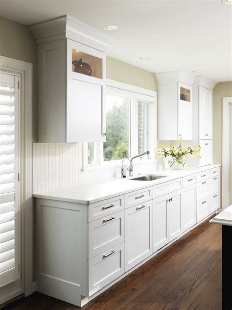 Kitchen Cabinets Without Crown Molding Image To U