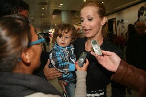 Durante esta manhã, cristina ferreira, cláudio ramos, eduardo de seguida, aproveitou para falar no filho tiago, de 10 anos. Revelação: Cristina Ferreira conta que não conseguiu dar ...