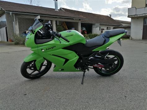 Parallel twin, dohc, 4 valve per cylinder. Kawasaki Ninja 250r, 2008 god.