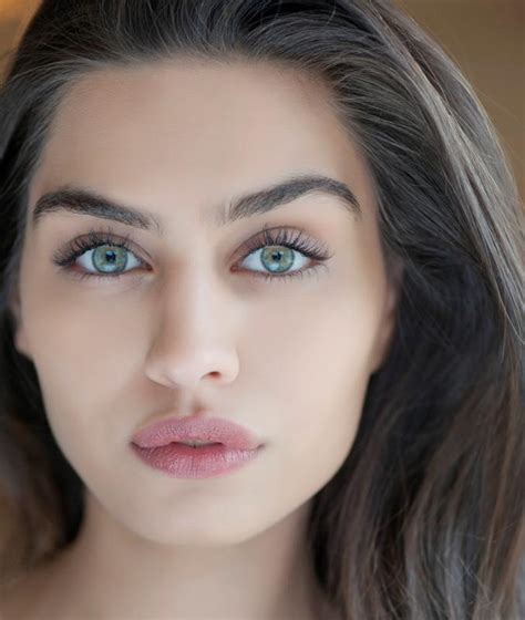 Top 20 Most Beautiful Turkish Women - GirlsAskGuys