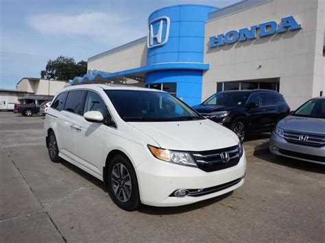 19 city / 28 hwy. 2016 Honda Odyssey Touring Elite Touring Elite 4dr Mini ...