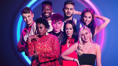 A woman lands a dream job at a powerful tech company called the circle, only to uncover an agenda that will affect the lives of all of humanity. Netflix Brings Channel 4's The Circle to The US - BuzzerBlog