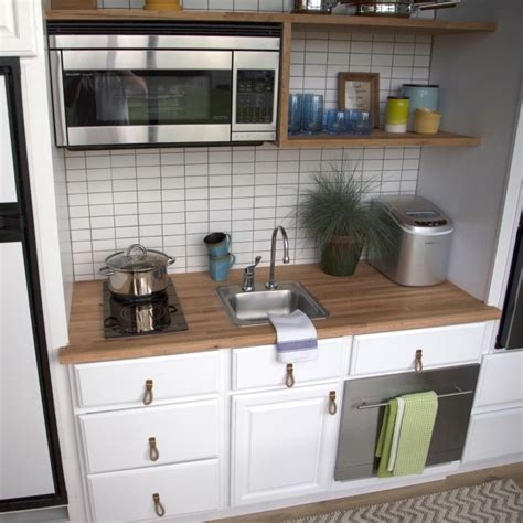 Hence, thanks to the high ceiling that brian has designed for his house around 7 con : Pin by Laura McArtor on Dreams | Tiny house kitchen, Tiny ...