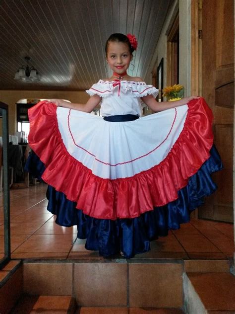 Niños Mostrando Orgullosos El Traje Tipico De Costa Rica Photo By