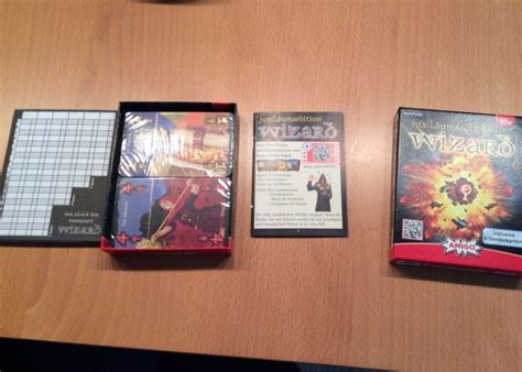 Seit 25 jahren nehmen spieler die rolle von zauberlehrlingen ein, um im spiel wizard ihre stiche vorherzusagen. Wizard - Jubiläumsedition 2016 | Produkt, Verpackung ...