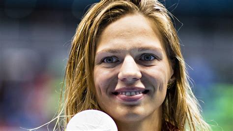 Российская пловчиха юлия ефимова &mdash; Юлия Ефимова победила на чемпионате мира-2017 на дистанции ...
