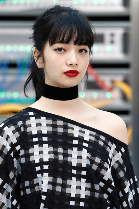 小松菜奈（日语：小松 菜奈／こまつ なな komatsu nana */?，1996年2月16日－），日本女演員、模特兒，東京都出身，隸屬星塵傳播經紀公司。2014年，小松以電影《渴望。》獲得注目。 2008年，小松以平面模特兒之姿於《nico☆puchi》雜誌出道。 小松菜奈厌世脸表情-厌世颜杀气颜_厌世脸特征你中了吗_小松菜 ...