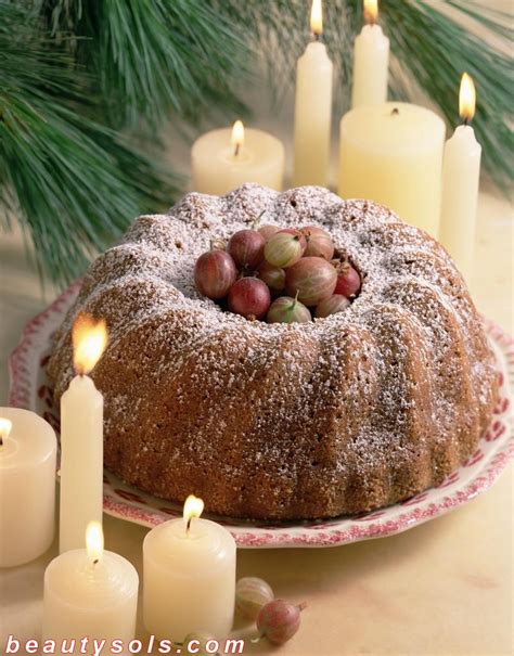 This classic recipe uses both vanilla and almond extract. Amazing Christmas cakes photos and images | Amazing ...