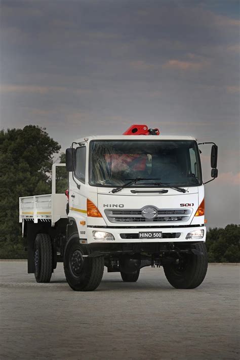 Hino 500 series bringing hino's chassis versatility, hino 500 series is the ideal medium duty truck for operators. Single or Double Rear Wheels on the Hino 500 Series 4x4 Model Trucks