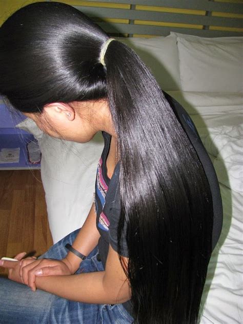 Cara potong rambut sendiri di rumah tak sesulit yang kamu pikir, kok. Harmoni Rambut Panjang Indonesia