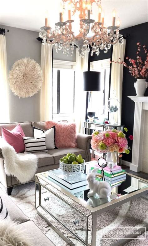 Read the sunday paper, play chess or… 14 IDEAS TO STYLE YOUR HOME FOR SPRING | Glam living room ...