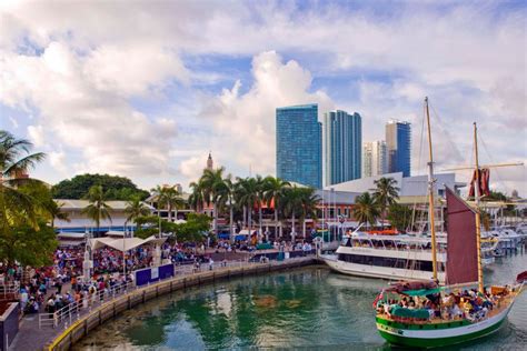 Bayside marketplace in miami is a great shopping experience for those of us who live and work in downtown miami. Bayside Marketplace's Food Court is the First to Go ...