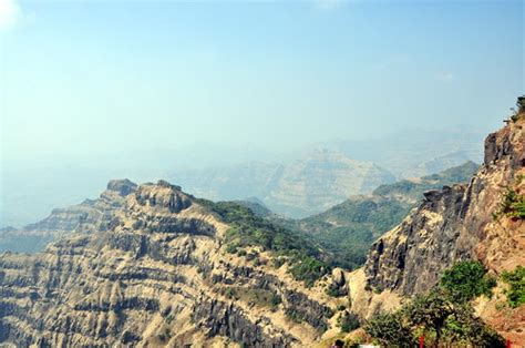 Arthur's seat in the heart of edinburgh is an extinct volcano that erupted 340 million years ago. Mahabaleshwar: Arthur's Seat Point | Mahabaleshwar: Arthur ...