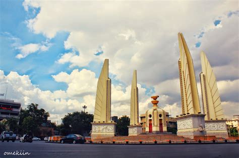 อนุสาวรีย์ประชาธิปไตย (Democracy Monument) กรุงเทพมหานคร