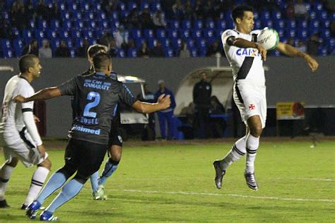 Avaí bateu o londrina por 3 a 1. Jogadores do Vasco comemoram recuperação após tropeços ...