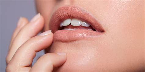 The 15 Best Nude Lipsticks Nude Lip Colors