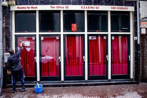Sex Workers To Wear Gloves And Masks As Amsterdams Red Light District