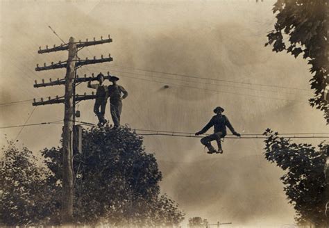 Amazing Vintage Photographs Of Linemen On Utility Poles At The Turn Of