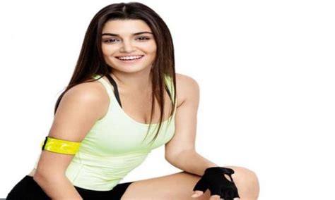 Скачать бесплатно mp3 شكولات هاندا ارتشل فيديو تصميم جميلة رووعه في مسلسل بنات اشماس. بطلة مسلسل "الحب لا يفهم من الكلام" تخضع لعملية تجميل ...