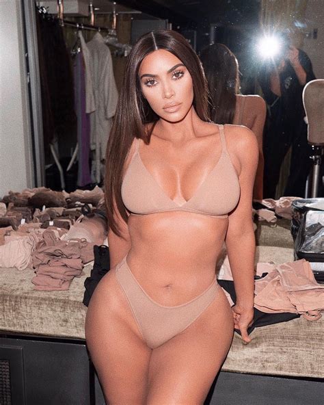 Thicc Kim Kardashian Stylevore Kim Kardashian Celebrity Photos