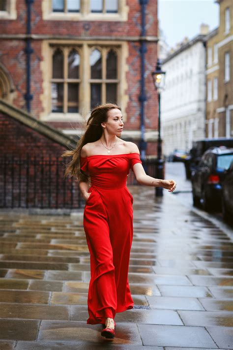 Vive le Rouge: Fashion shoot in Holborn - Margarita Karenko Photography