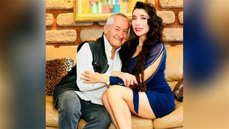 La actriz bella de la vega, quien era la actual pareja del padre de gael garcía bernal, le dedicó una conmovedora publicación. Papá de Gael García da detalles muy íntimos de su vida sexual: "Se mueve exquisitamente" - TRIBUNA
