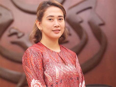 Spinning gasing (2000) full movie. cinema.com.my: Dira Abu Zahar terjun ke bidang politik pula