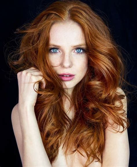 Beautiful Eyes Beautiful Women Dark Red Hair Color Redheads Freckles