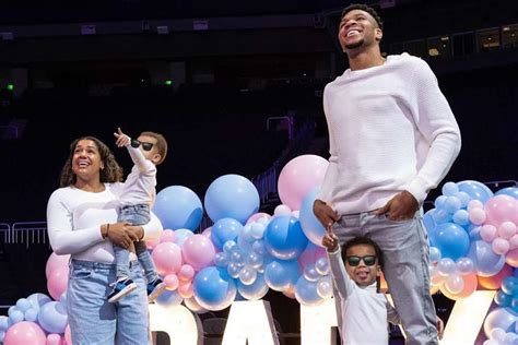 Giannis Antetokounmpo And Girlfriend Mariah Riddlesprigger Expecting