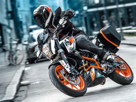 Latest news on ktm models, check out photos/images, videos and participate in the company later introduced the fully faired versions of the 200 and the 390, which again have won accolades for their riding dynamics. Hot new KTM 250 Duke and RC 250 revealed - Bike India