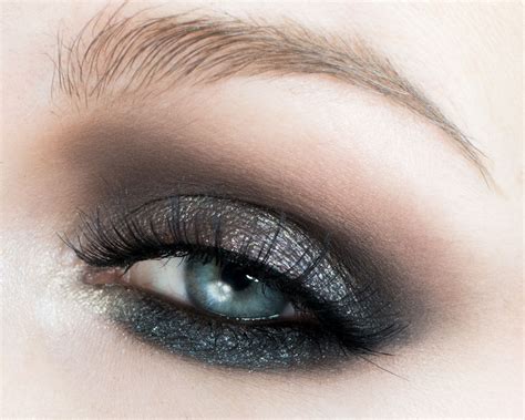 Melt Gun Metal Metallic Eye Makeup Tutorial —
