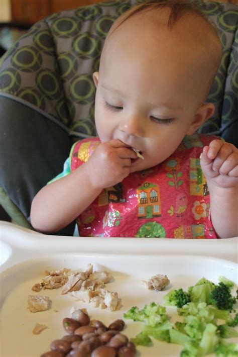 Okay, mom, you've mastered purees (woo!), but now you're not sure which finger foods you should start baby on first. The 10 most inspiring Baby feeding ideas