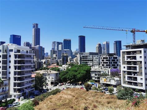 ״פסגת דן״ המגדל היוקרתי ברמת גן, ממוקם לצד השכונות הוותיקות והטובות ברמת גן (הגפן ושיכון ותיקים) ונהנה משטחים ירוקים רחבים, גני שעשועים, מוסדות חינוך ותרבות. מתחת לנדל''ן מסתתרת רמת גן: אוצרות אדריכליים בעיר התמ''א ...
