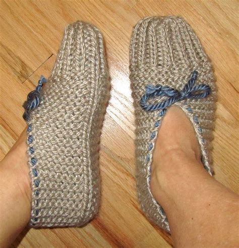 Quick And Easy Knit Slippers Pattern By Chez Pascale Crochet Shoes Knit Slippers Free Pattern