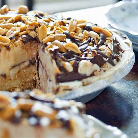 Spread peanut butter topping over chocolate mixture. Vegan Chocolate Peanut Butter Banana Ice Cream Pie - Fit ...