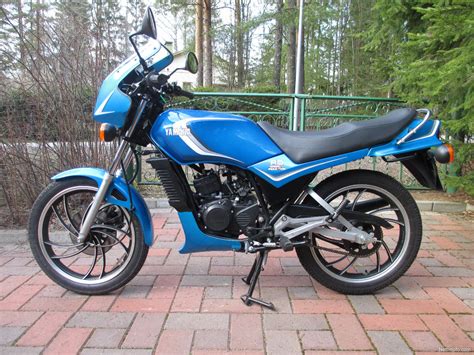 Claimed horsepower was 19.98 hp (14.9 kw) @ 9500 rpm. Yamaha RD 125 LC 125 cm³ 1982 - Nurmijärvi - Motorcycle ...
