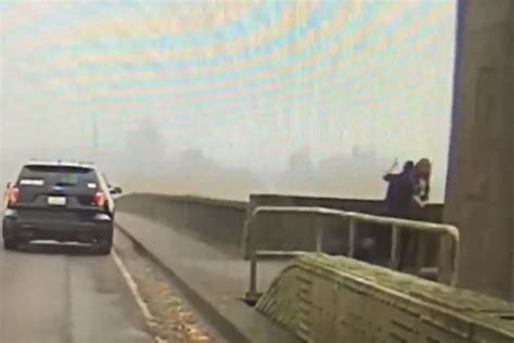 Police Officer Saves Woman From Falling Off Bridge Into ‘chilly Water National Globalnewsca