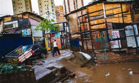 São Paulo S Water Crisis In The Favela Do Moinho 2 500 Residents Rely On One Impossibly Thin
