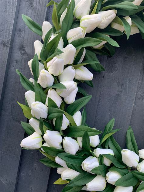 Large White Tulip Wreath Spring Wreath For Your Front Door Etsy