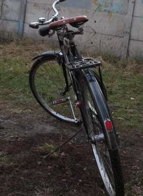 Gdy kapitalistyczne gady zobaczyły na tour de france w 1968, jak ukraina popyla 120 km/h z umieszczonym nań kolarzem. Zabytkowy rower UKRAINA 74r sprzedaż - Zabrze, Śląskie ...