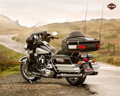 Practice in addition, and as usual, harley davidson does not communicate the power of the new 1690 liquid. 2013 Harley-Davidson FLHTCU Ultra Classic Electra Glide Review