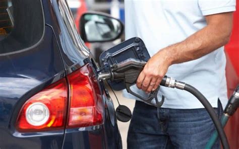 How To Pump Gas Properly 5 Steps For Success Autowise