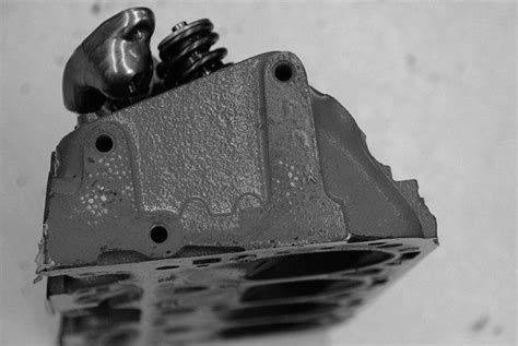 Camel hump, no accessory holes, slightly larger 172/64cc port volumes. Comparing Cylinder Heads and Fasteners for Chevy Small ...