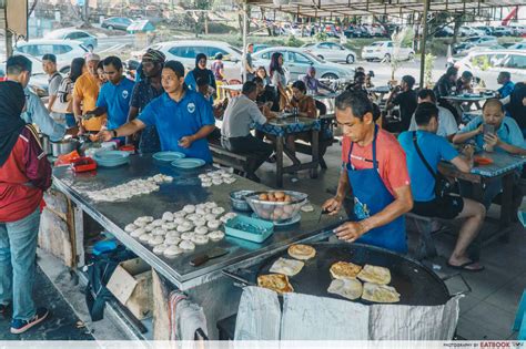 Alhamdulillah kini hadir paket usaha roti john johor bahru di indonesia, paket usahanya lengkap, sudah termasuk gerobak besi yang bisa knockdown, meja kompor dan peralatan masaknya, bahan baku awal , seragam dan tentu resep rahasianya. 7 Johor Bahru Hawker Food Stalls To Eat At During Your JB ...