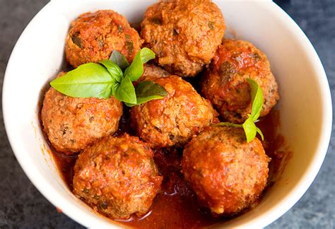 Nonna's Meatballs In Tomato Sauce Revisted | Italian Food ...