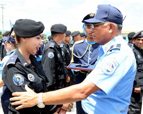 Un agente de la policía nacional en linares ha dado un ejemplar discurso ante los vecinos de la ciudad jienense que ha sido muy aplaudida tanto por los presentes. Policía Nacional nombra a tres nuevos comisionados de ...