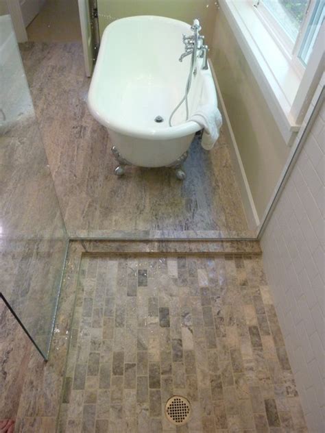 Find bathroom designs with travertine to create your own perfect spa like retreat. Silver 12x24 Vein Cut Travertine Master Bath & Silver ...