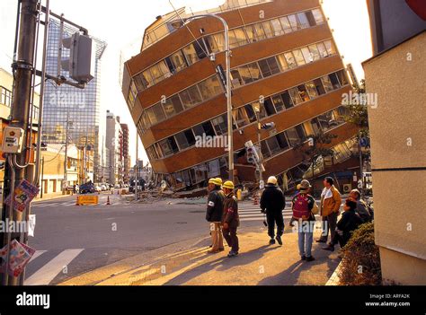 Earthquake Damaged Building Following The Kobe Quake Japan Stock